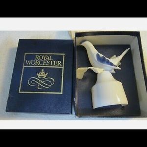 Royal Worcester Blue Bird pie vent funnel B5 🦜